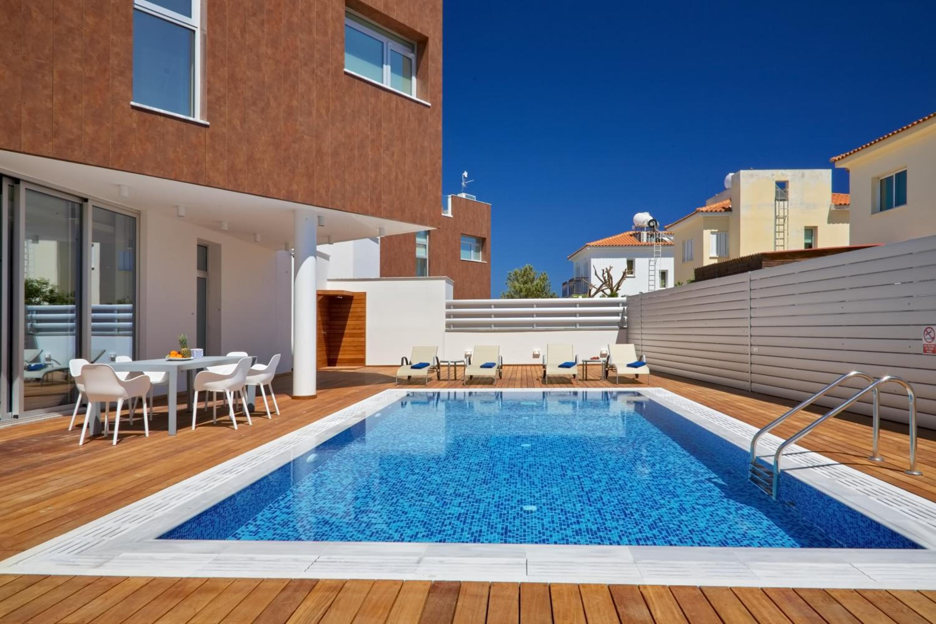 Seaview Luxury Villa Jacuzzi & Pool! 2 Min Beach