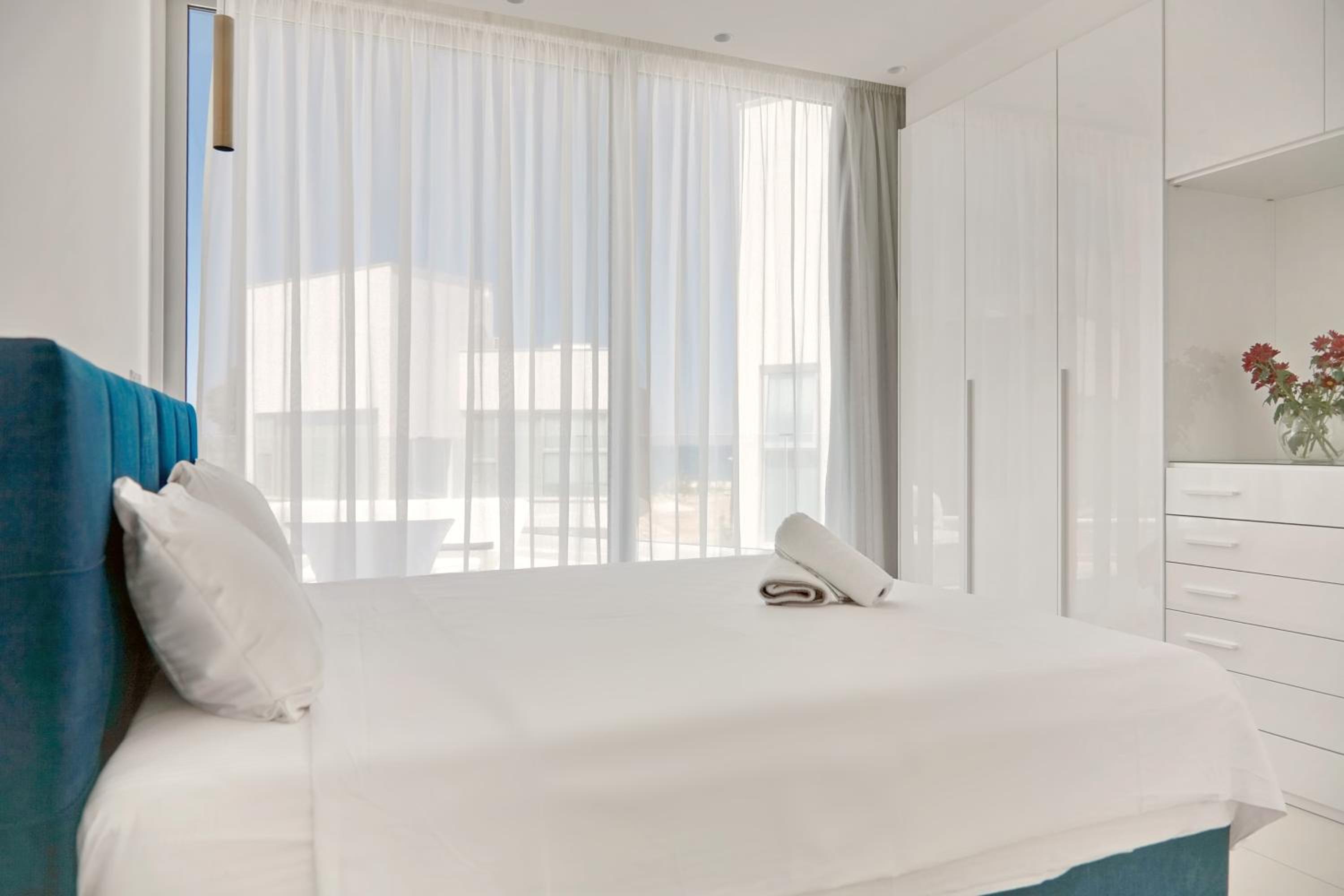 Seaview Luxury Villa Jacuzzi & Pool! 2 Min Beach