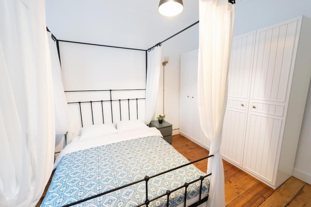 Apartment in the historical passage in Galata