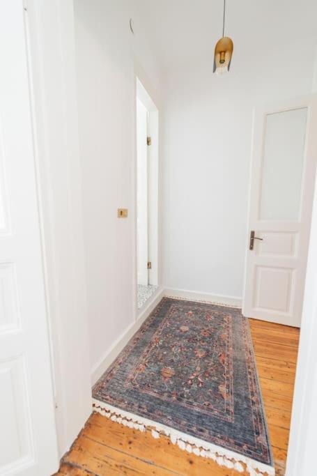 Apartment in the historical passage in Galata