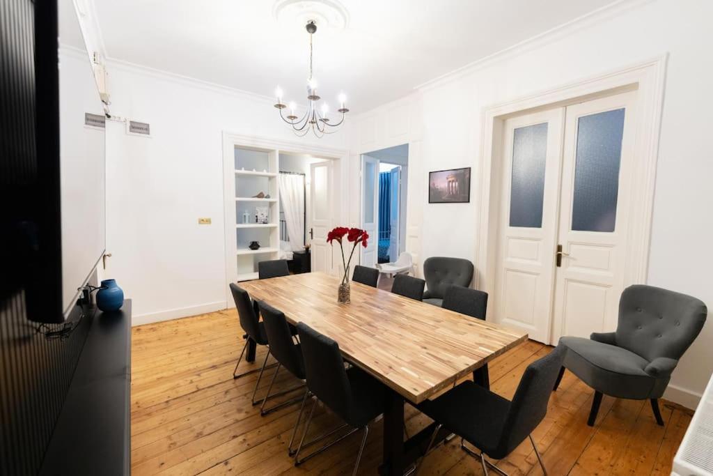 Apartment in the historical passage in Galata