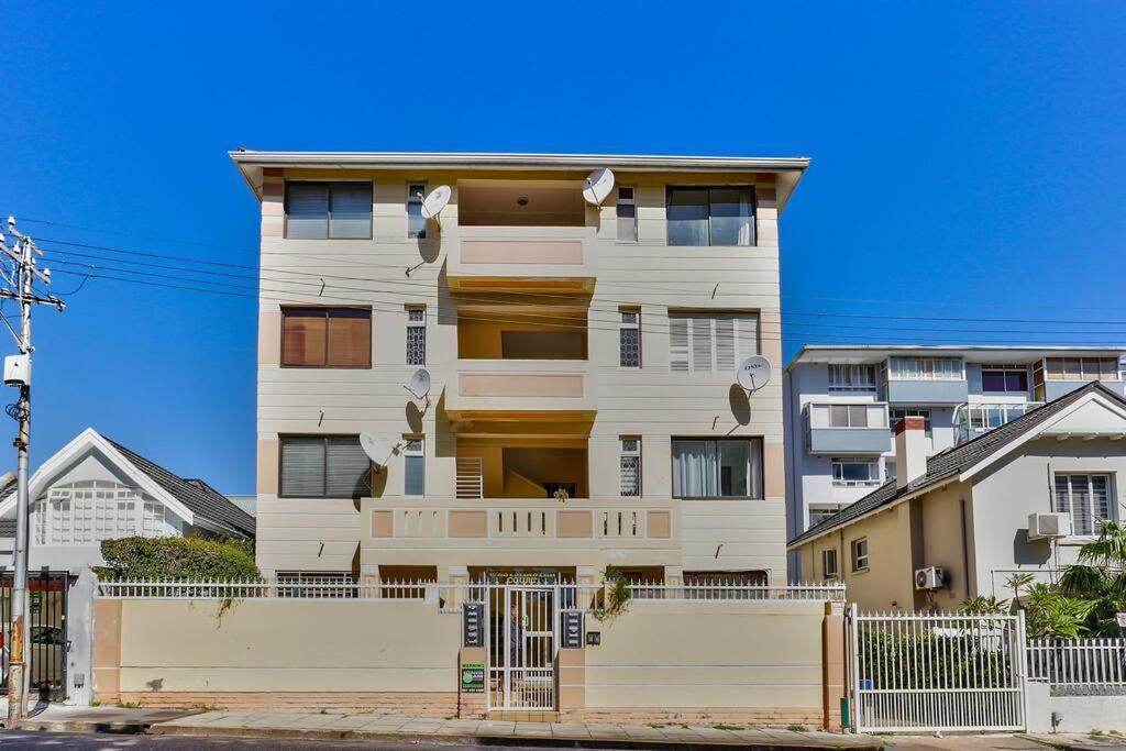 Westminster 2 Bedroom Apartment in Sea Point view 3