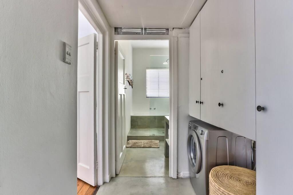 Westminster 2 Bedroom Apartment in Sea Point view 5