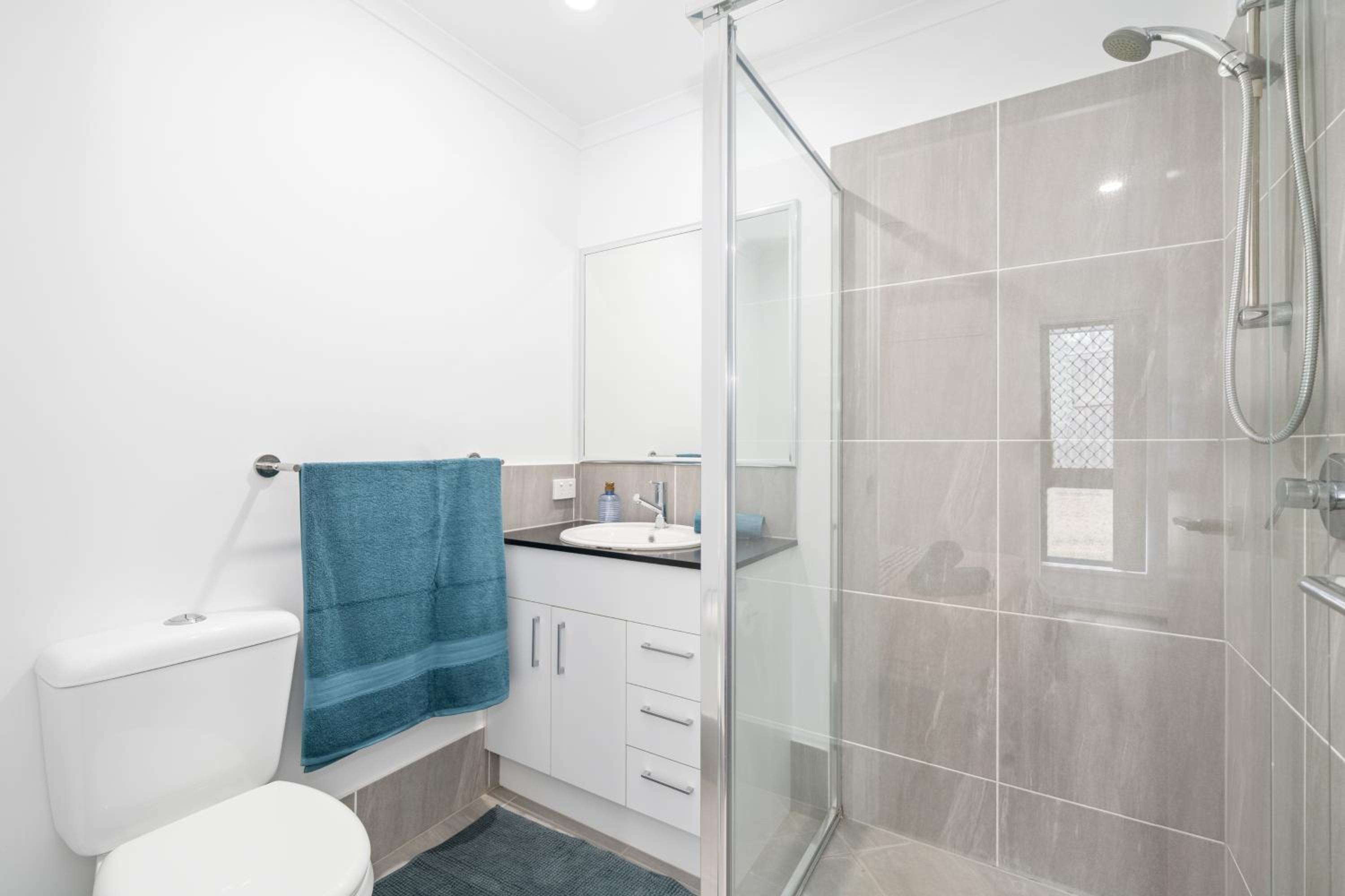 Bellbird Park Stay Katandra 3 BR Family and Worker Home