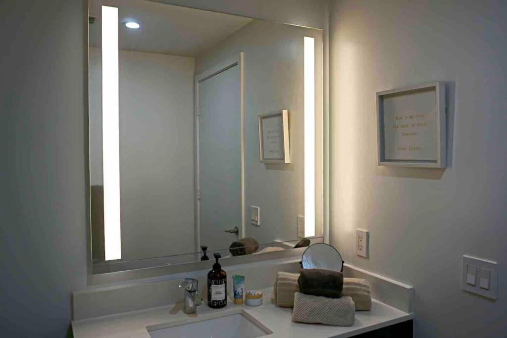 Luxury 2BR Corner Apt Downtown MIA
