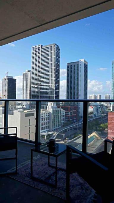 Luxury 2BR Corner Apt Downtown MIA