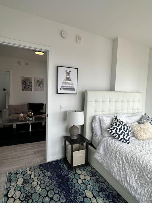 Luxury 2BR Corner Apt Downtown MIA