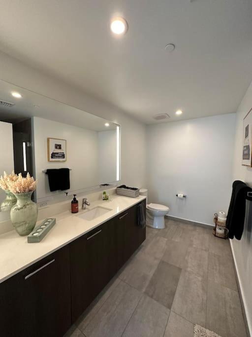 Luxury 2BR Corner Apt Downtown MIA