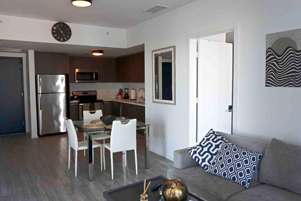 Luxury 2BR Corner Apt Downtown MIA
