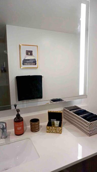 Luxury 2BR Corner Apt Downtown MIA