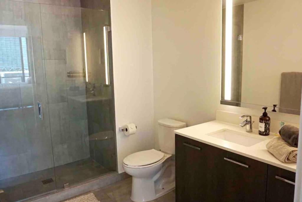 Luxury 2BR Corner Apt Downtown MIA