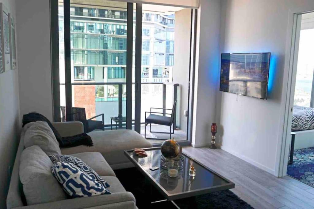 Luxury 2BR Corner Apt Downtown MIA