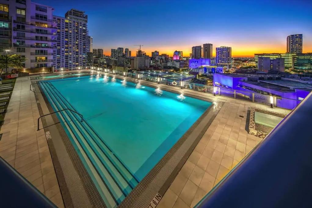 Luxury 2BR Corner Apt Downtown MIA