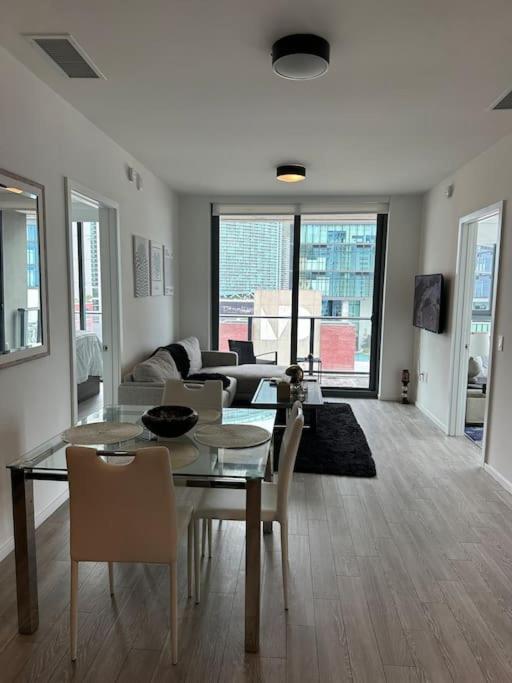 Luxury 2BR Corner Apt Downtown MIA