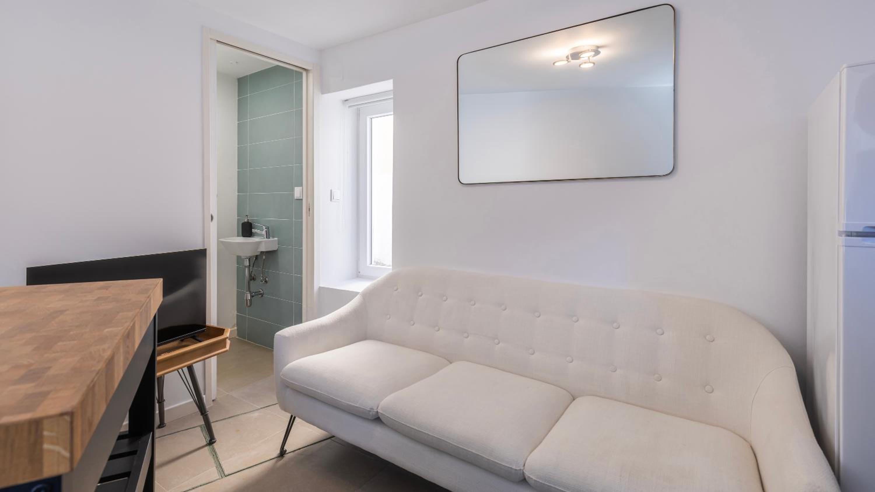 Estrela Escape Studios 1 by LovelyStay view 2