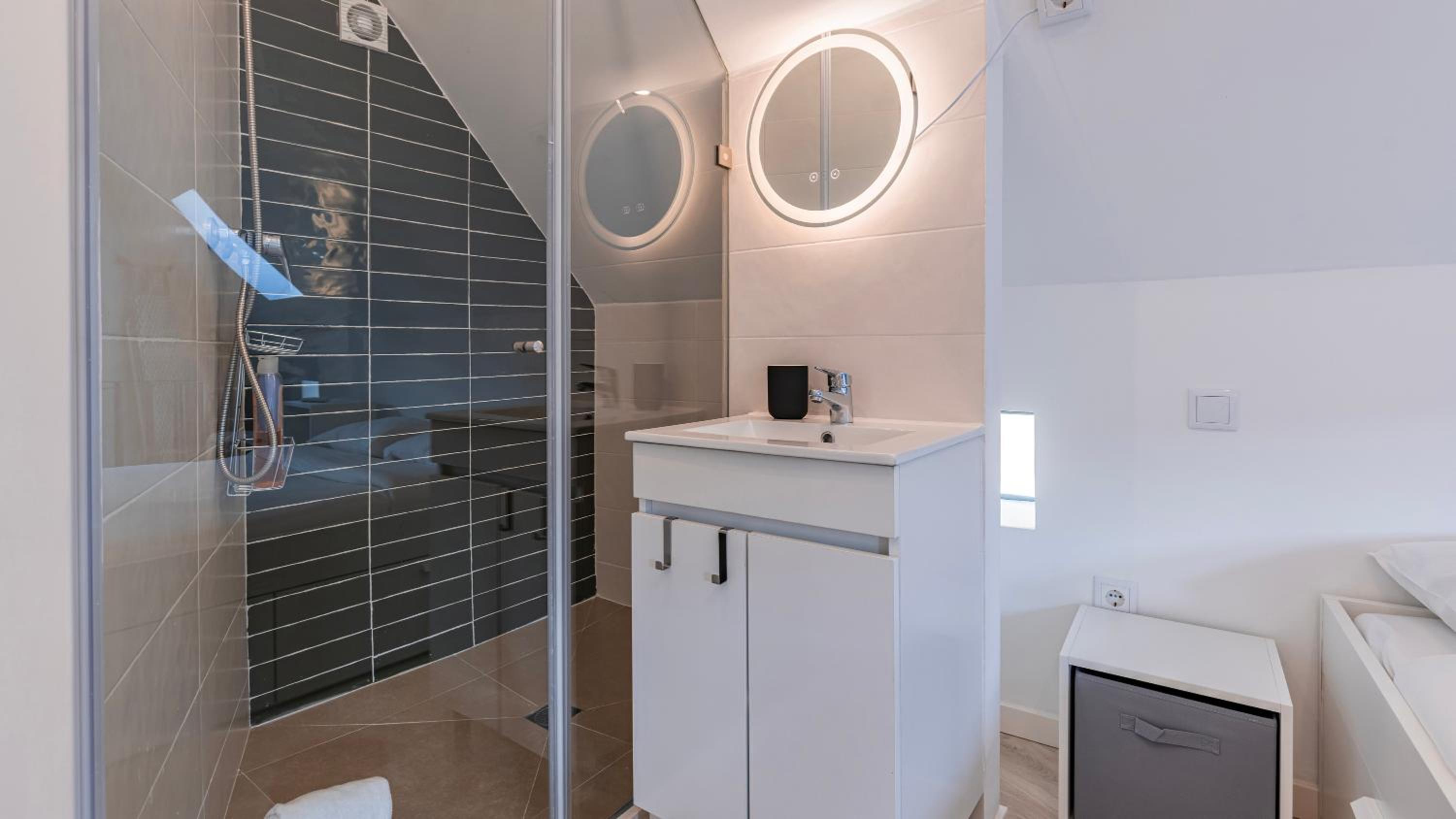 Estrela Escape Studios 1 by LovelyStay view 5