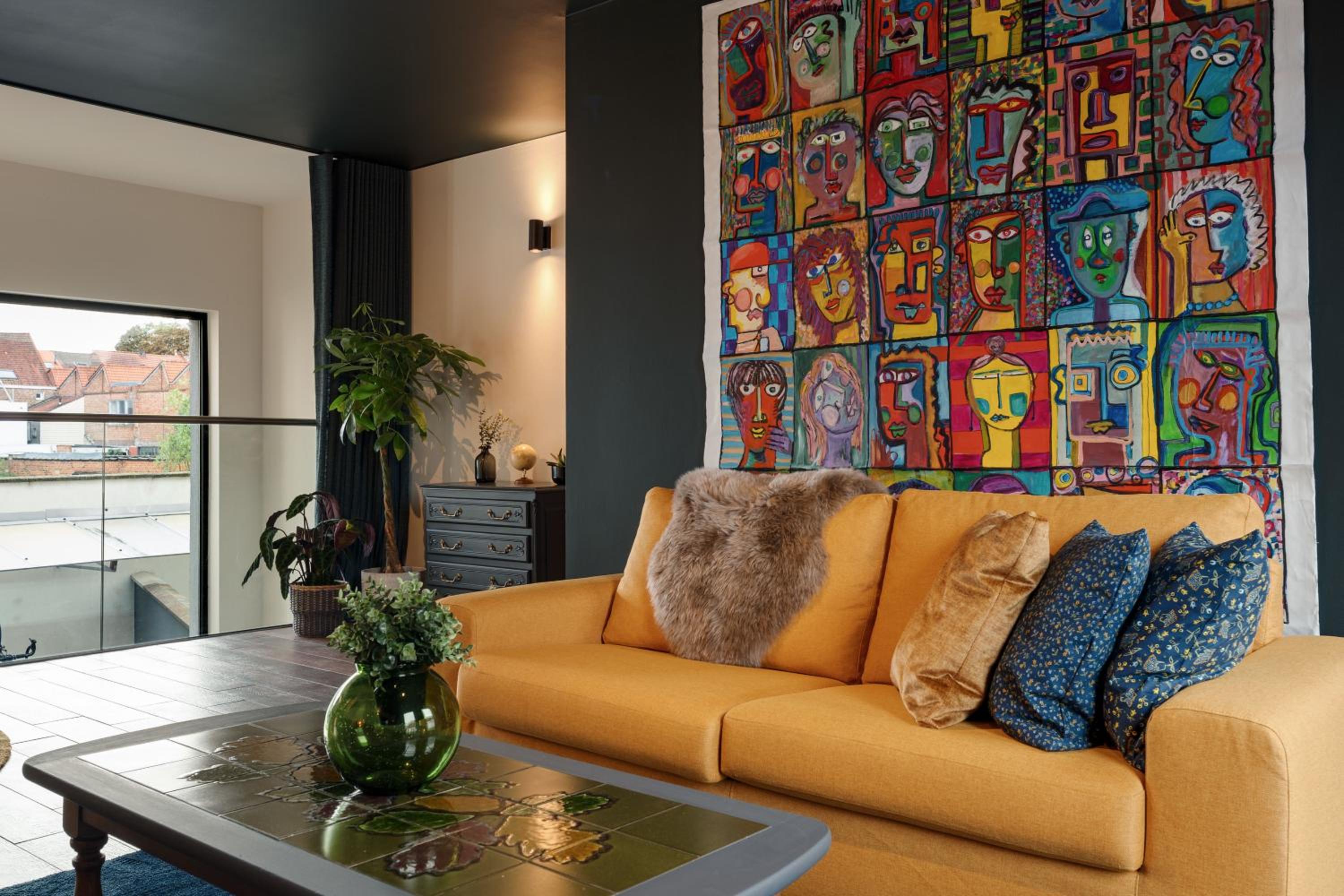 Spacious & Chic House in Center
