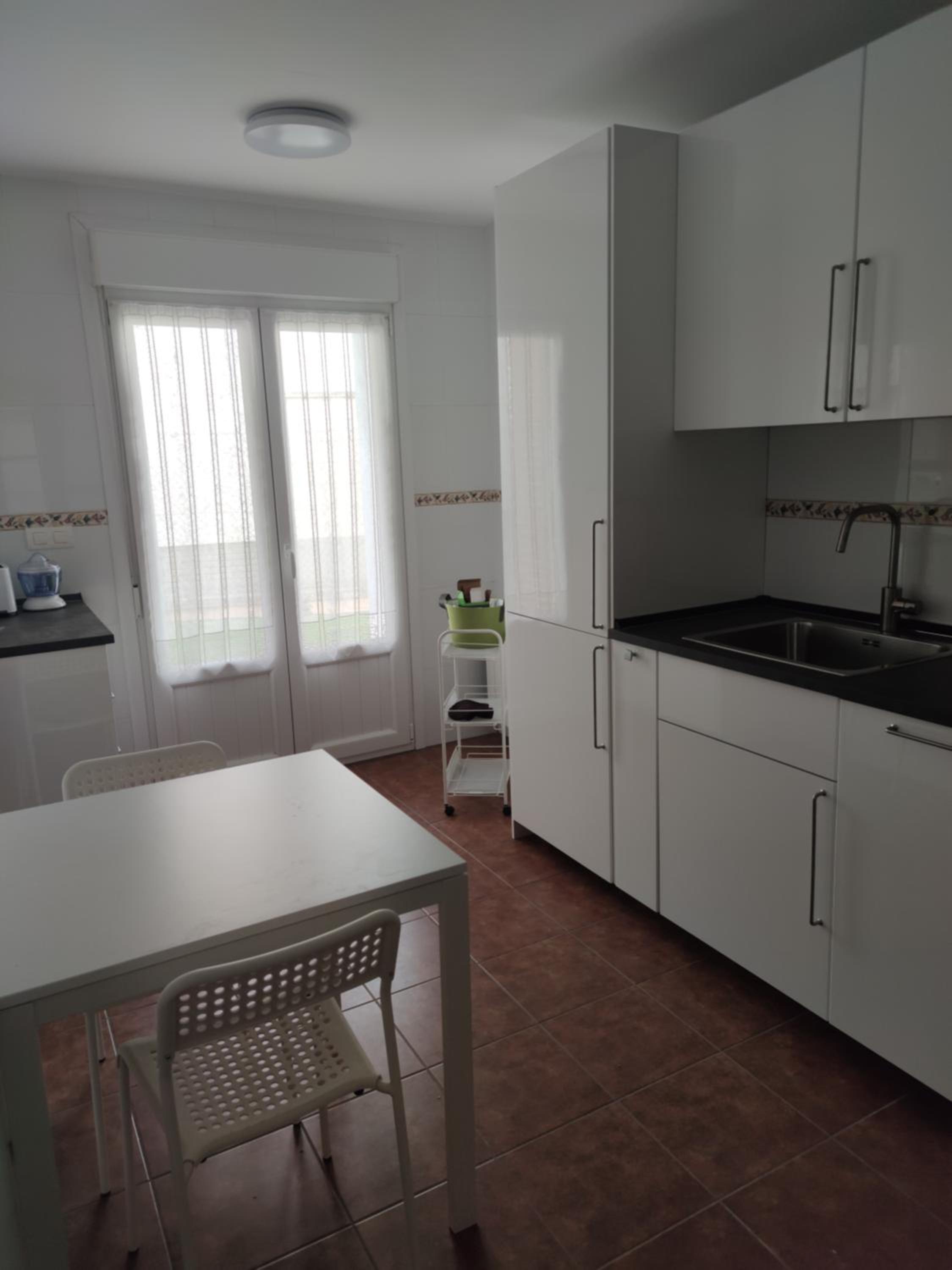 Chalet con amplio jardín