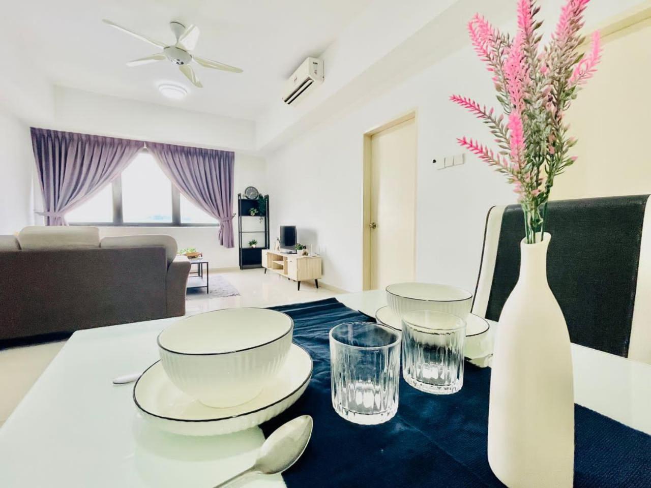 Kota Damansara 3BR for 1-12pax near IVF in Encorp photo 4