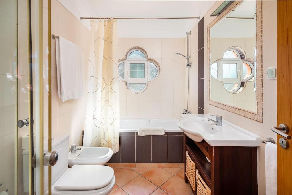Private Villa Ribeiro I Heated Pool, 4 Bed, BBQ, AC, WIFI, BEACH view 3