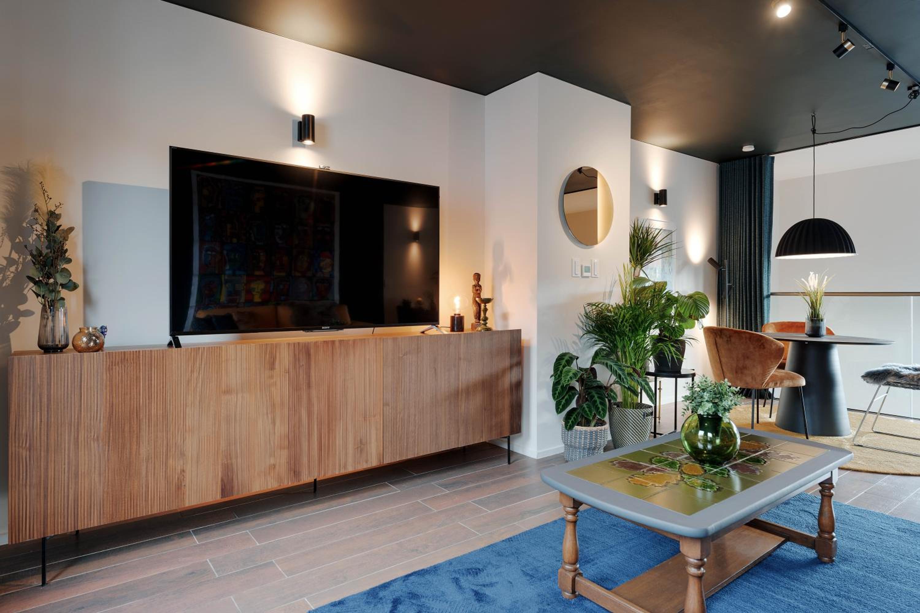 Spacious & Chic House in Center