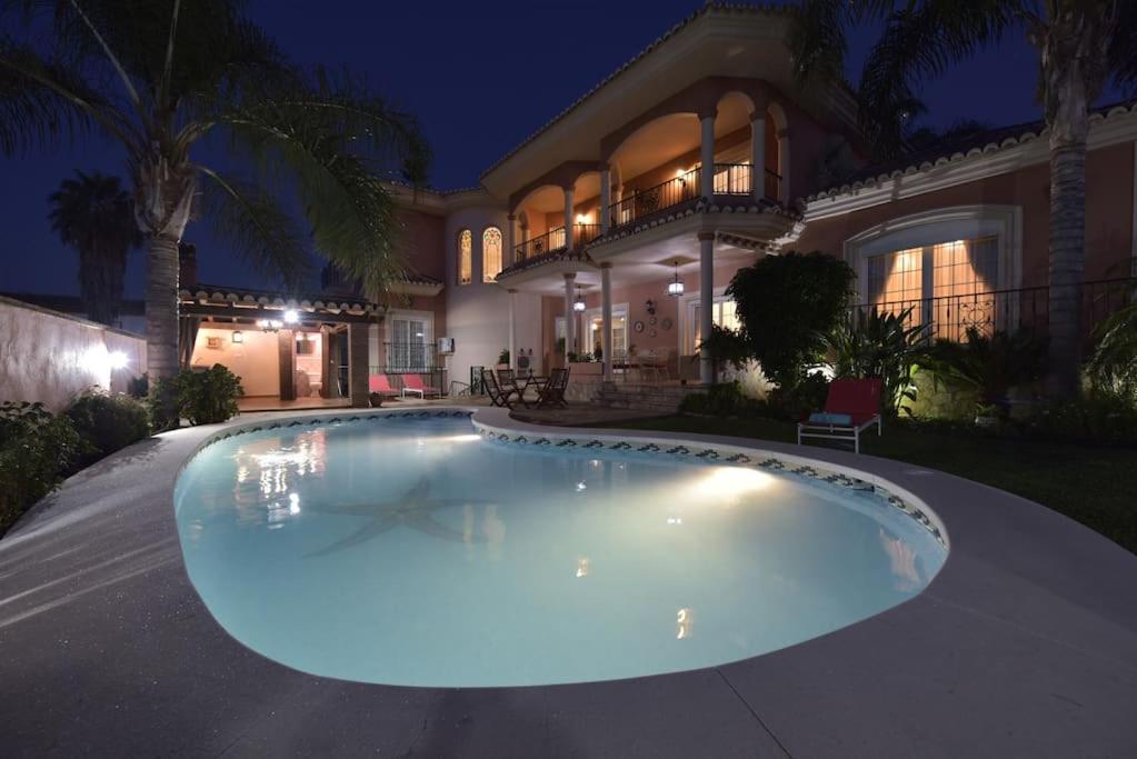 Villa Elísabeth, con piscina climatizada, especial para familias