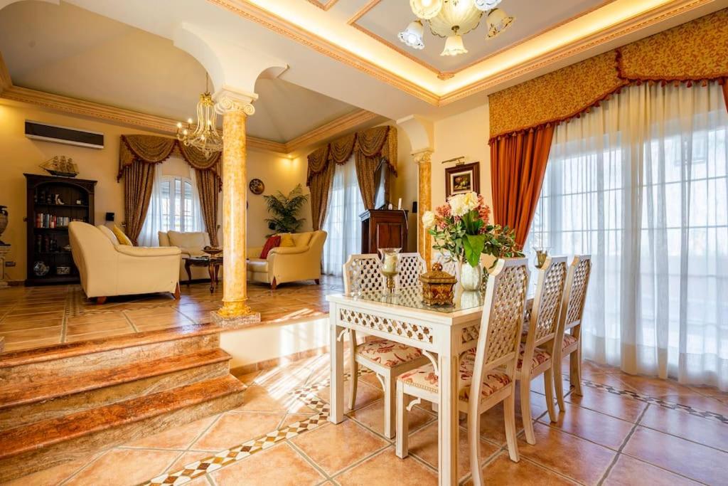 Villa Elísabeth, con piscina climatizada, especial para familias