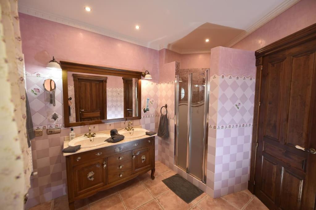 Villa Elísabeth, con piscina climatizada, especial para familias