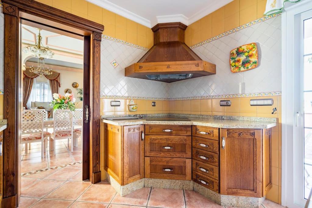 Villa Elísabeth, con piscina climatizada, especial para familias