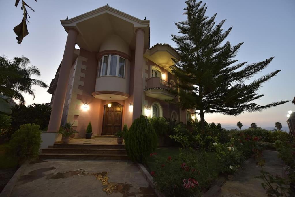 Villa Elísabeth, con piscina climatizada, especial para familias