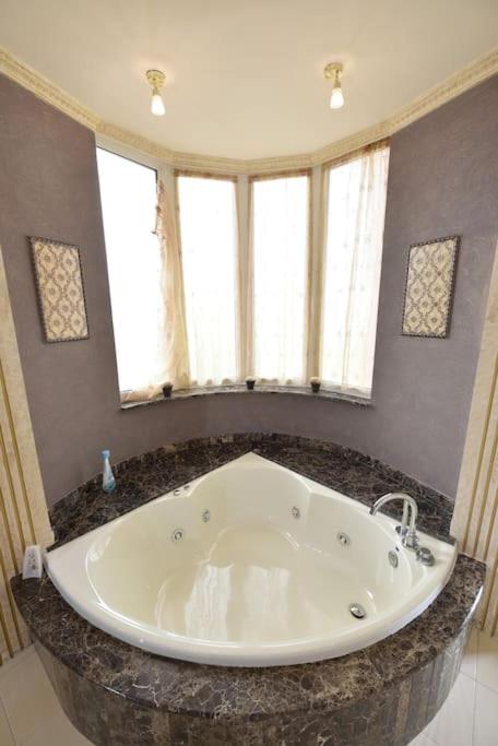 Villa Elísabeth, con piscina climatizada, especial para familias