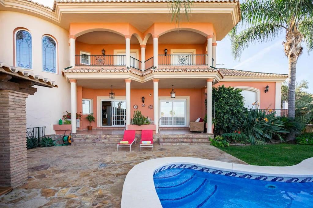 Villa Elísabeth, con piscina climatizada, especial para familias