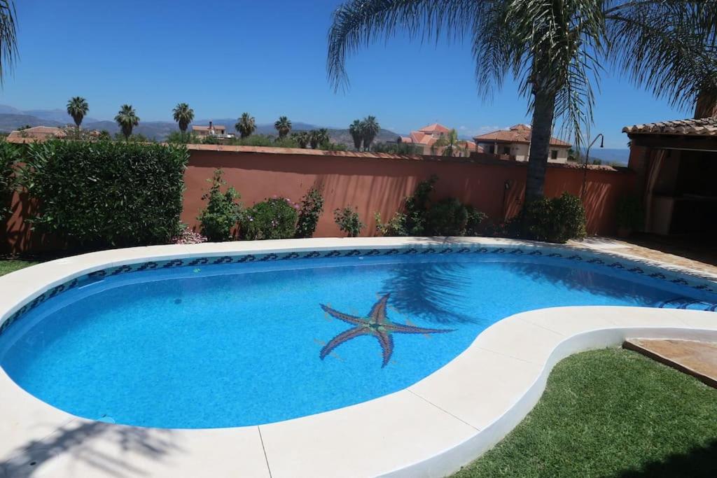 Villa Elísabeth, con piscina climatizada, especial para familias