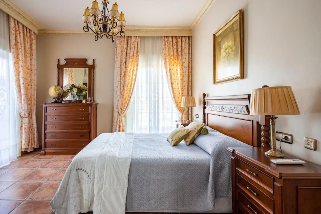 Villa Elísabeth, con piscina climatizada, especial para familias