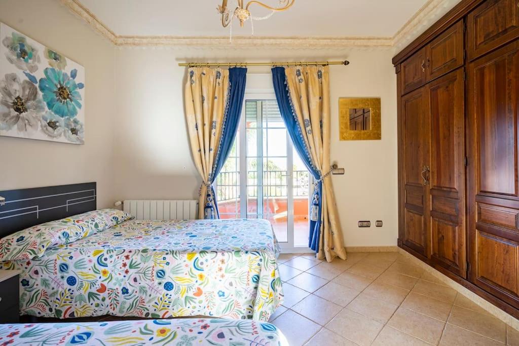 Villa Elísabeth, con piscina climatizada, especial para familias