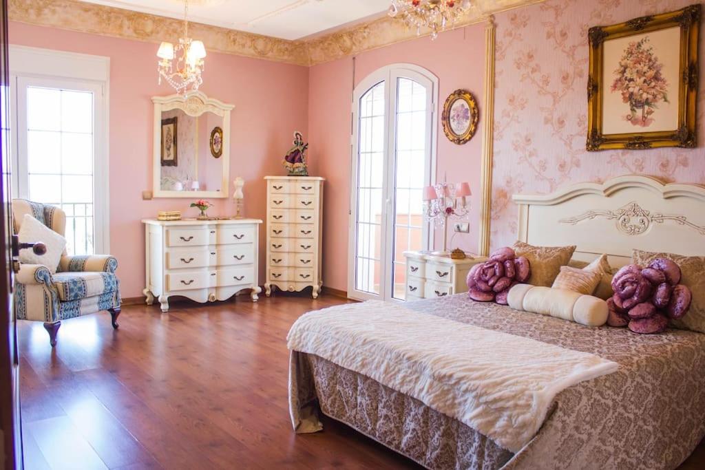 Villa Elísabeth, con piscina climatizada, especial para familias