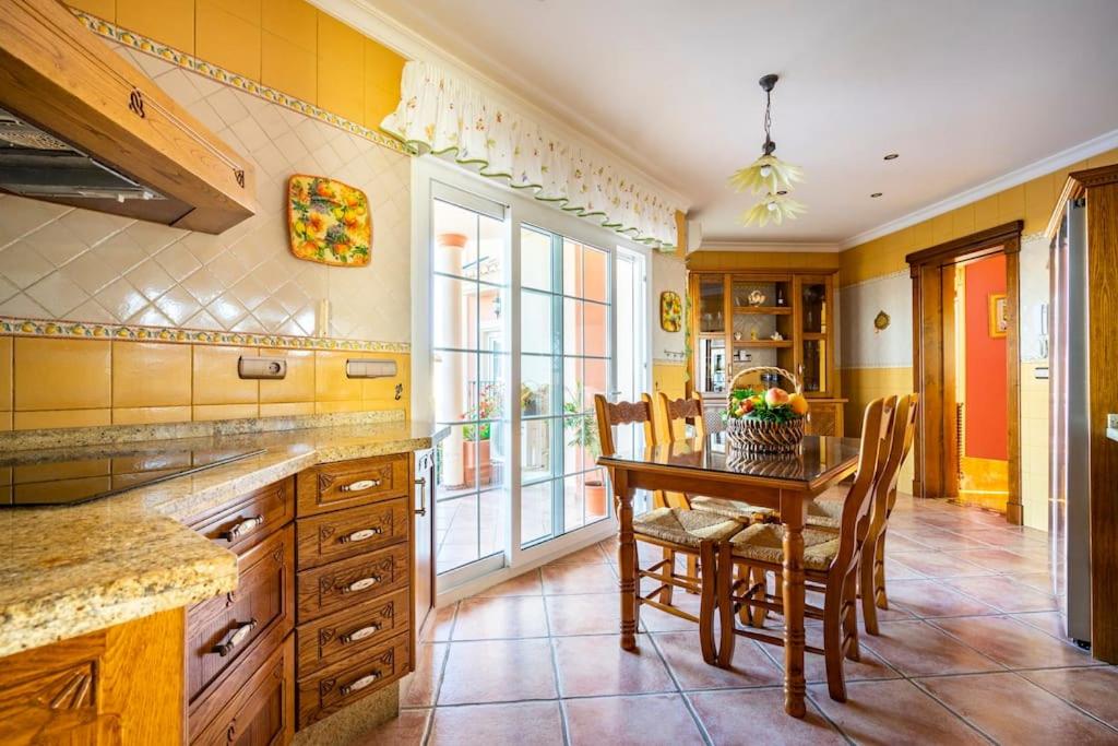 Villa Elísabeth, con piscina climatizada, especial para familias
