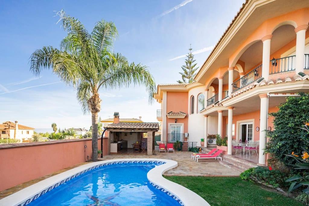 Villa Elísabeth, con piscina climatizada, especial para familias