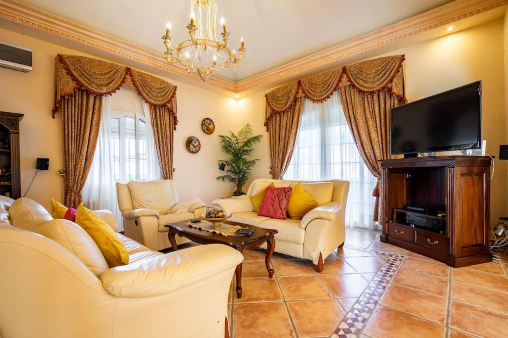 Villa Elísabeth, con piscina climatizada, especial para familias
