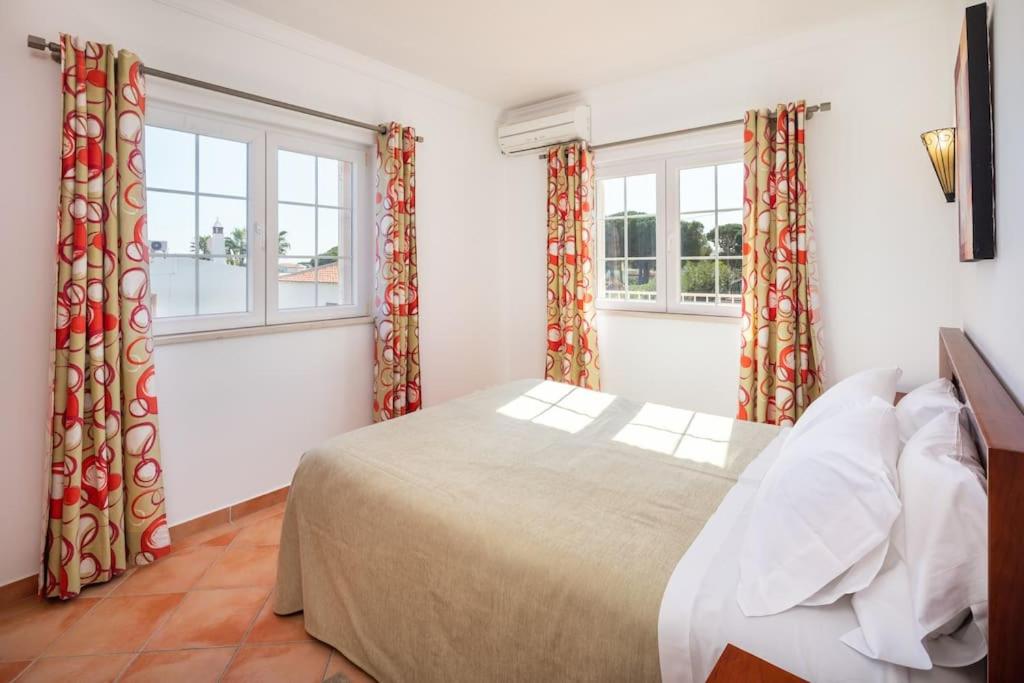 4 Bed Private Villa Ribeiro II with heated pool, garden, wi-fi view 5