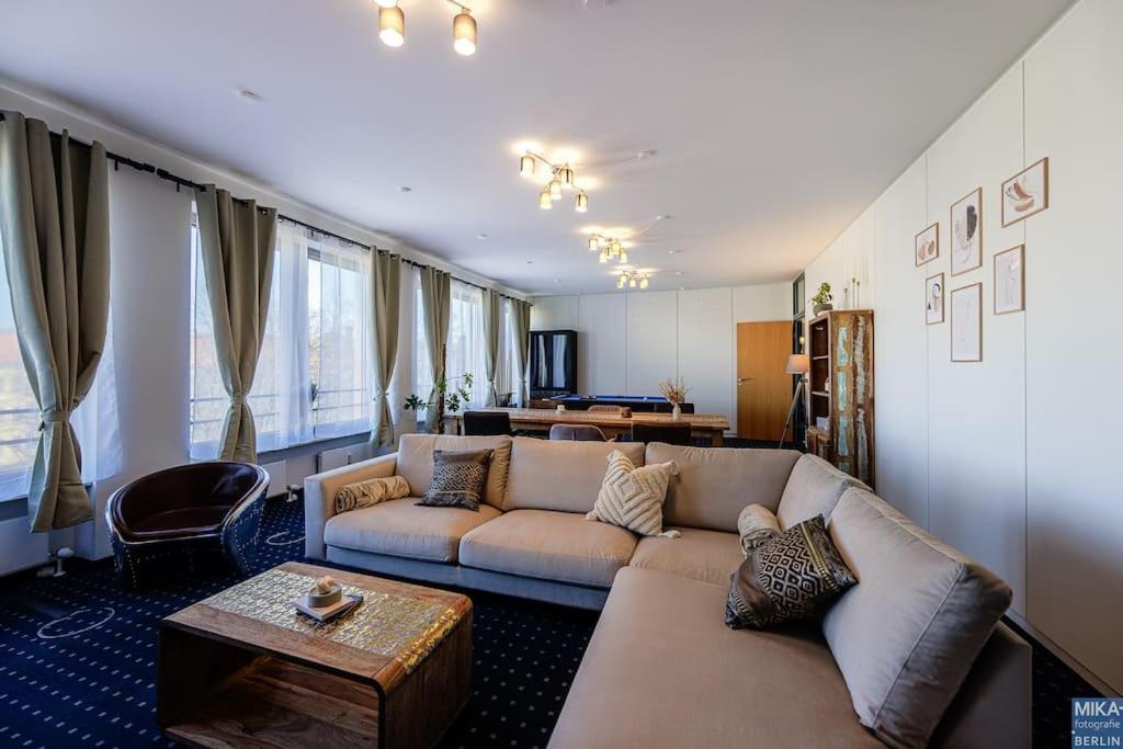 150 m² Unterkunft mit Billard, Kicker & Parkplatz