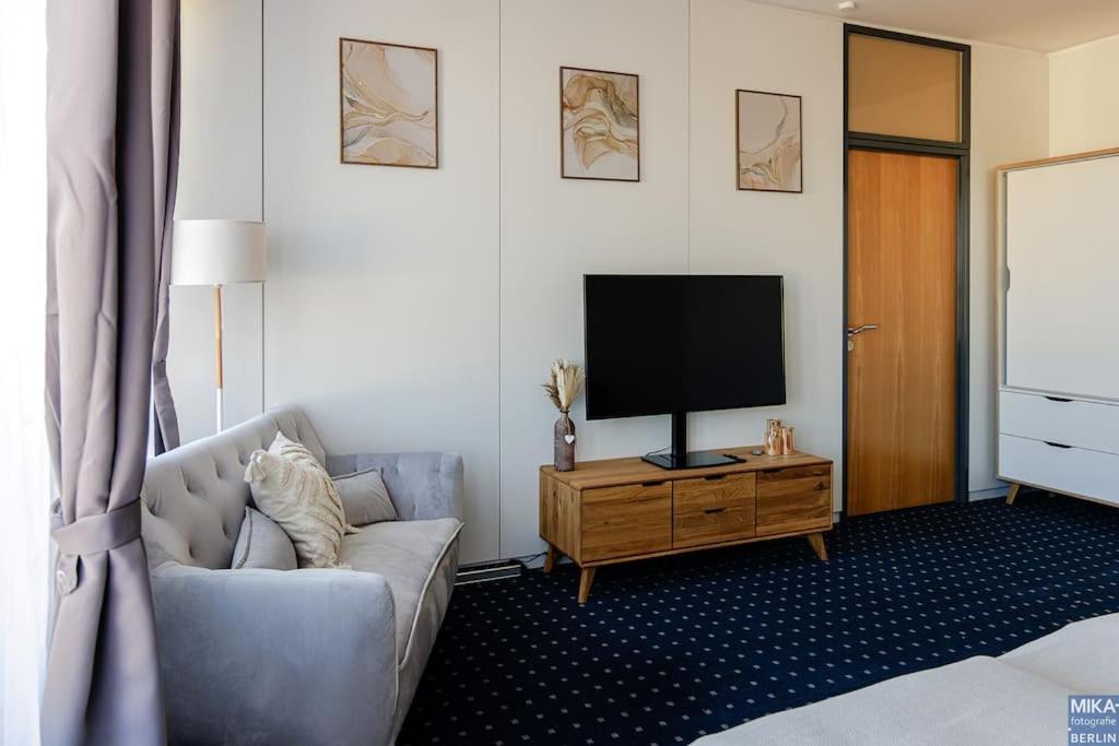 150 m² Unterkunft mit Billard, Kicker & Parkplatz