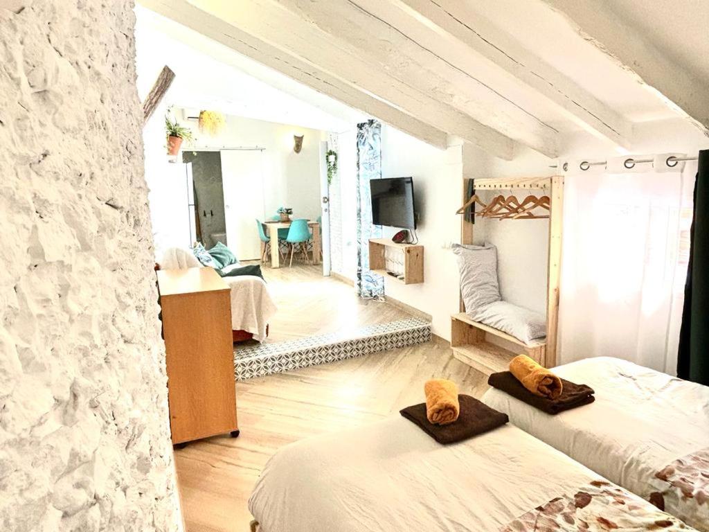 hotel room