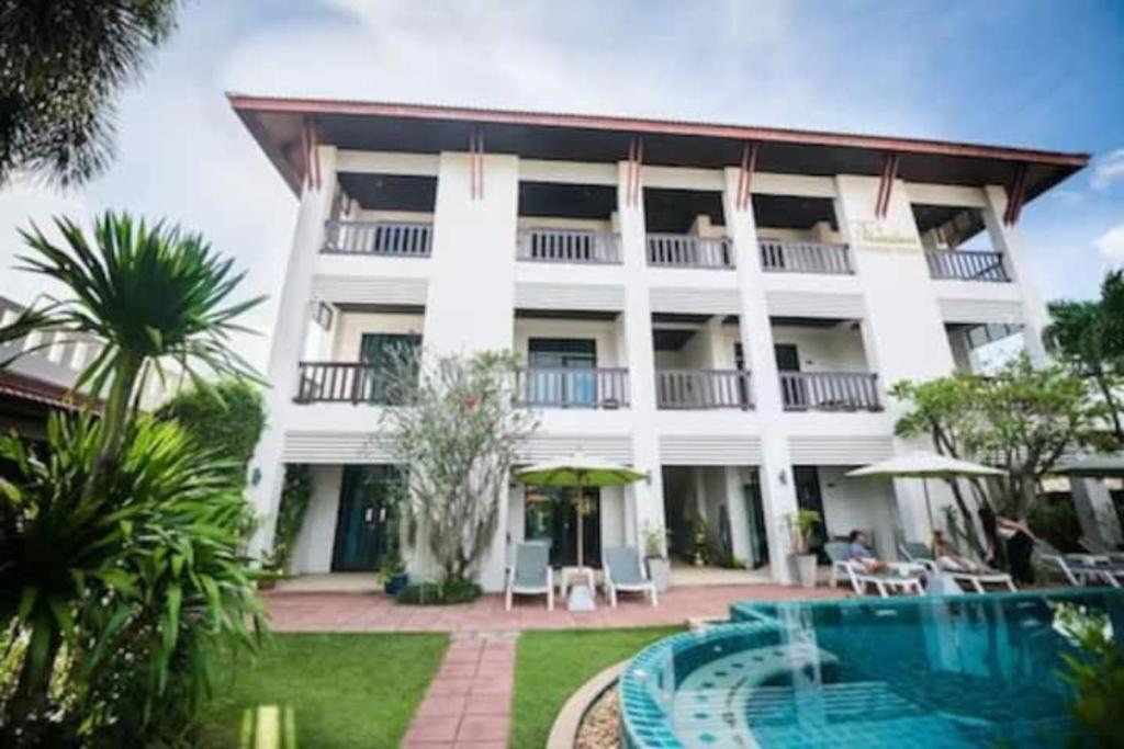 Phuket Monaburi Boutique Hotel