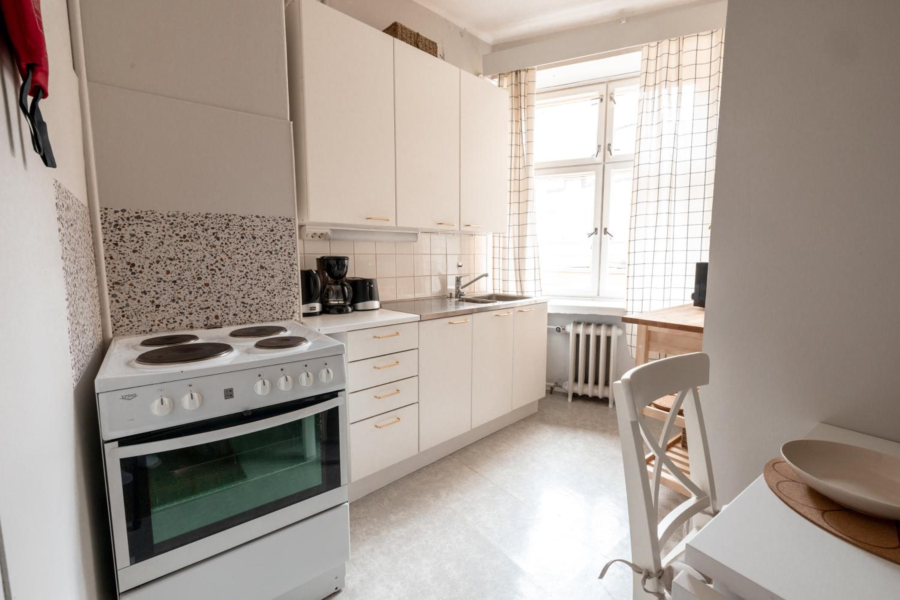 2ndhomes Bright & Spacious, 5 Bedroom Apartment in the Center view 3