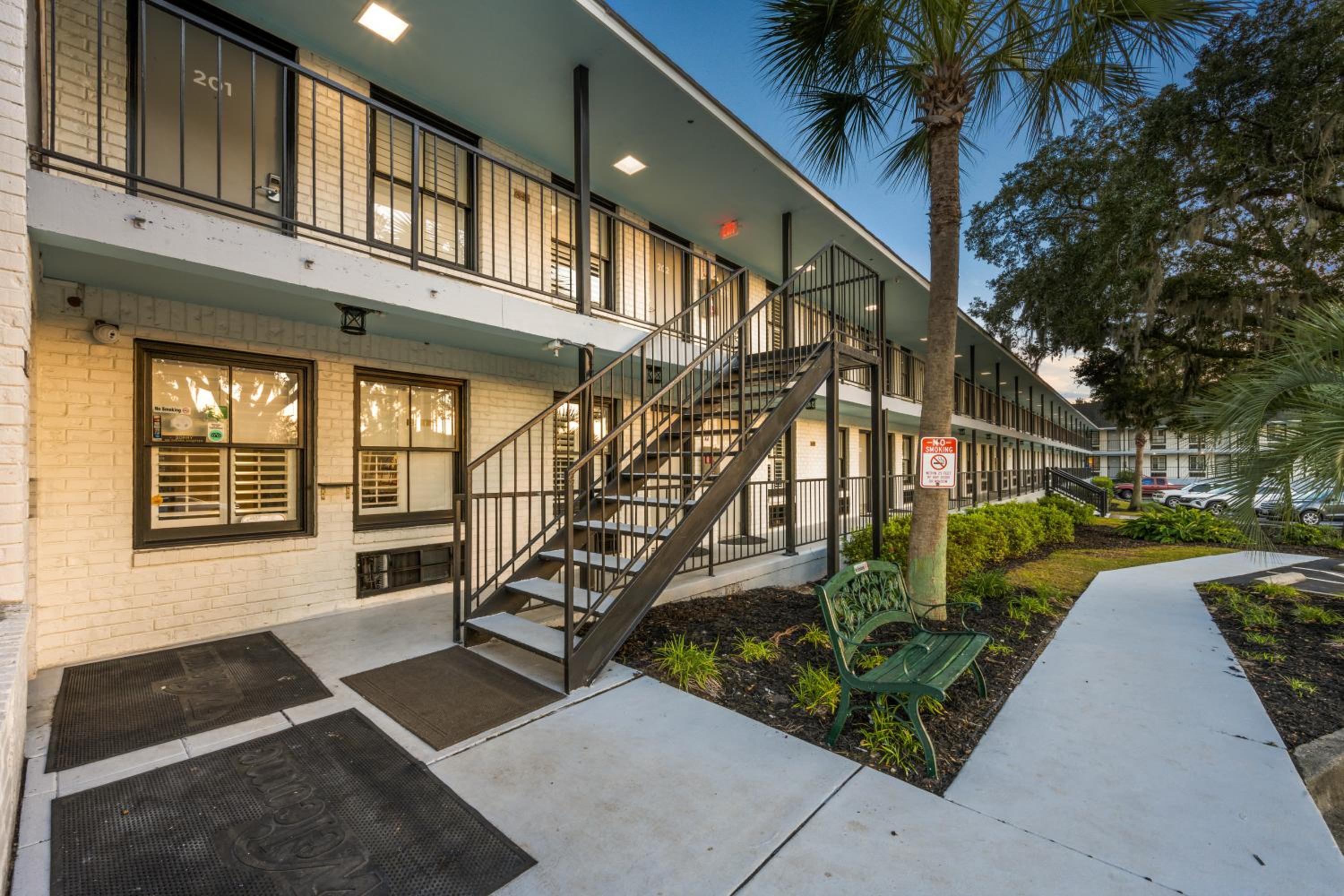 Charleston Creekside Inn view 4