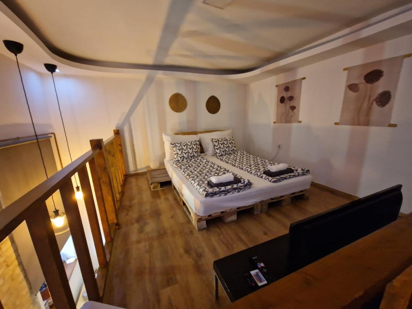 Stylish Natural Apartment with SAUNA - Heroes Square