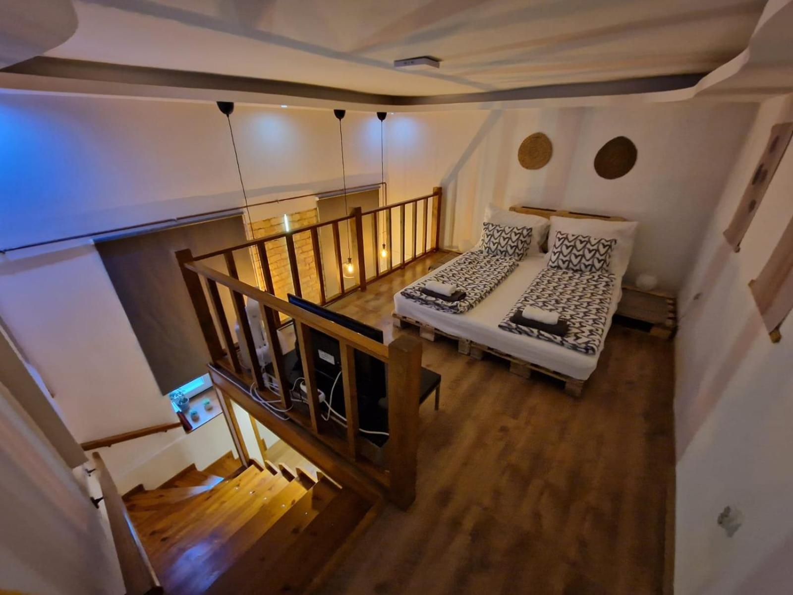 Stylish Natural Apartment with SAUNA - Heroes Square