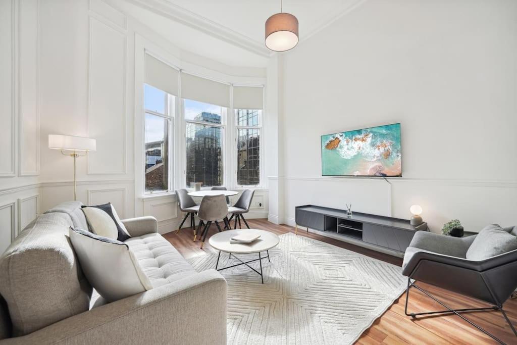 (G2) Central 1 Bed Blythswood Flat view 4