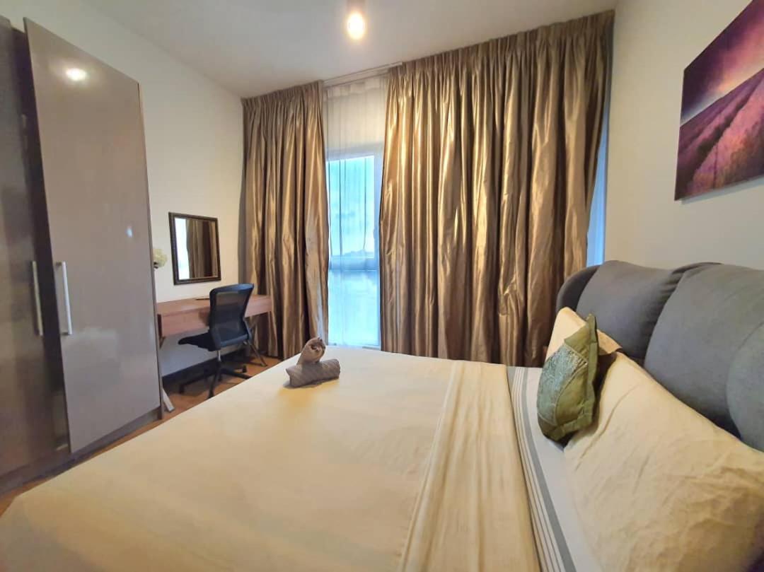 Regalia Luxury Suites KLCC - by Cozy Stay